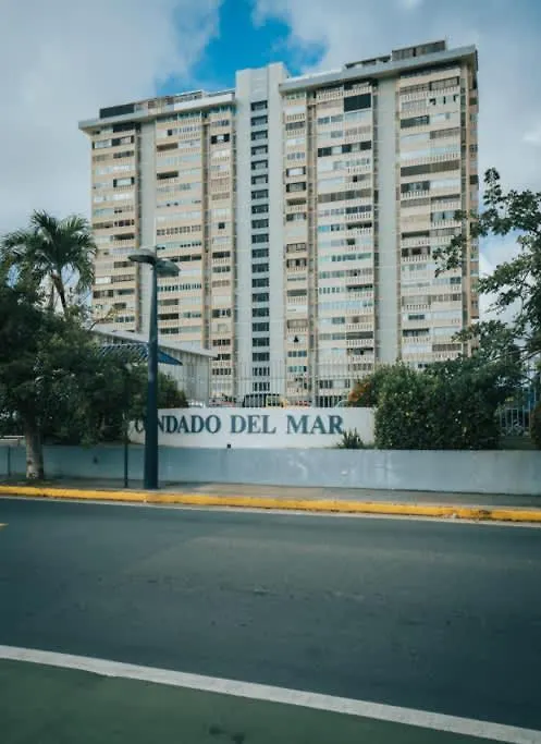 Ocean Breeze Sub-Penthouse Apartment San Juan