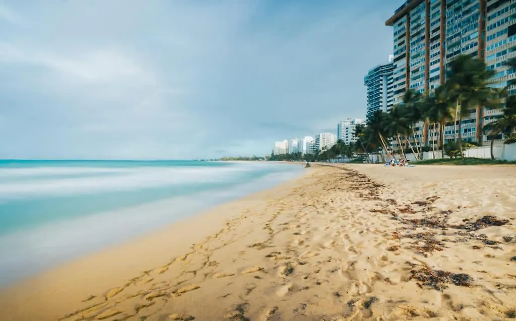 Ocean Breeze Sub-Penthouse Apartment San Juan