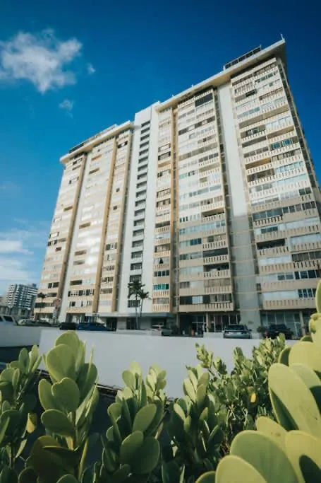 Ocean Breeze Sub-Penthouse Apartment San Juan