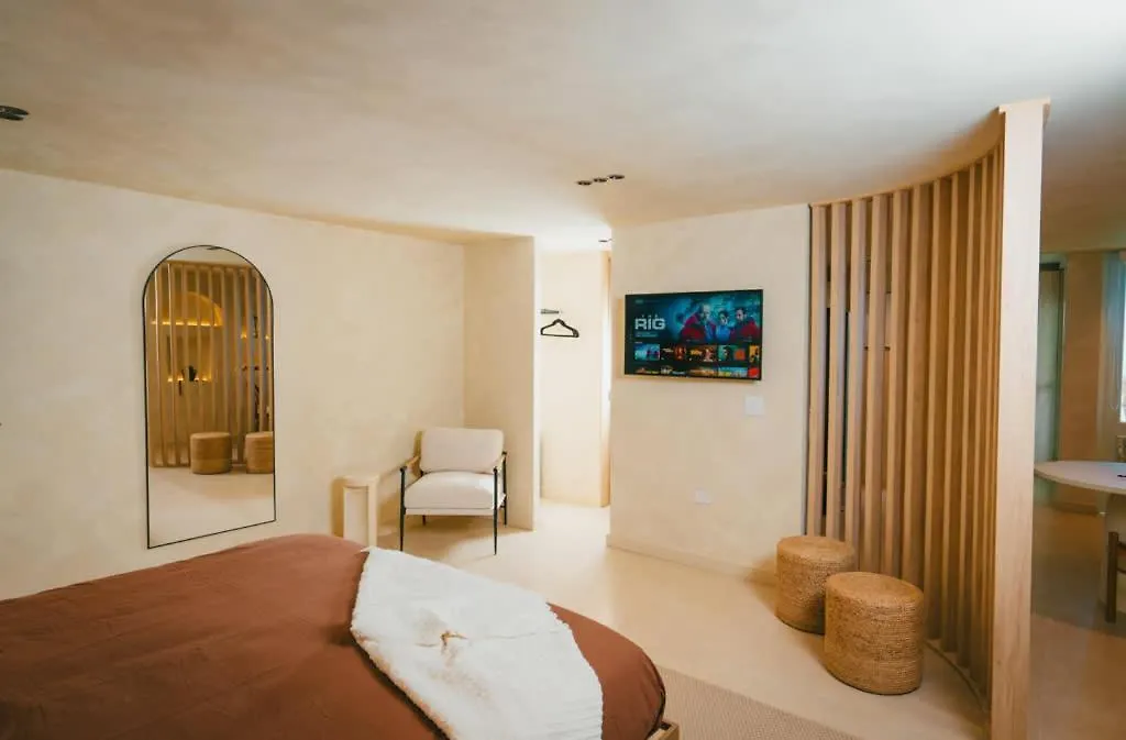 Ocean Breeze Sub-Penthouse Apartment San Juan