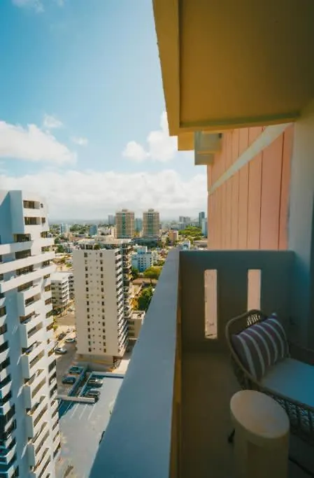 Ocean Breeze Sub-Penthouse Apartment San Juan